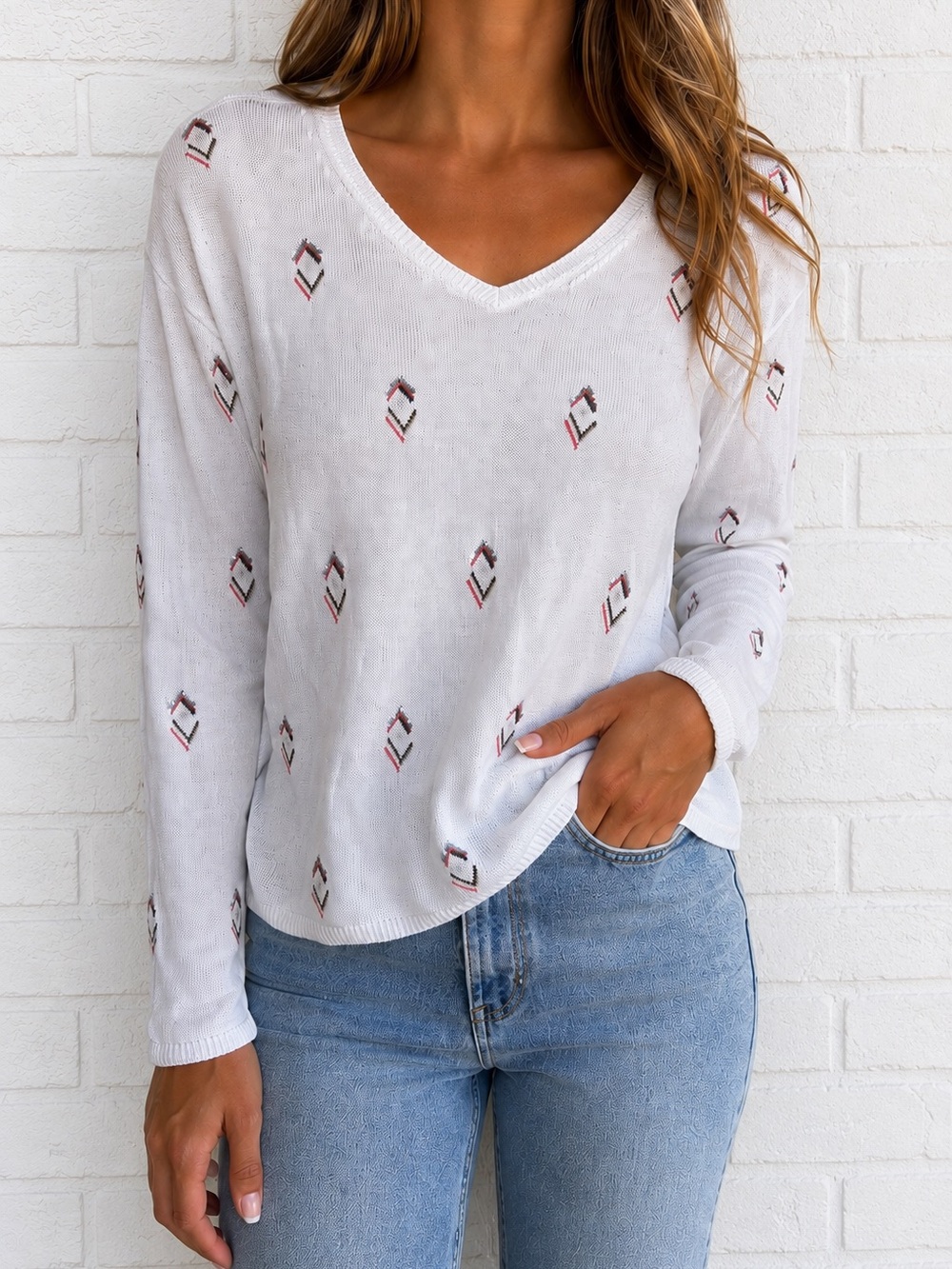 White House Black Market White V-Neck Sweater with Subtle Diamond Accents